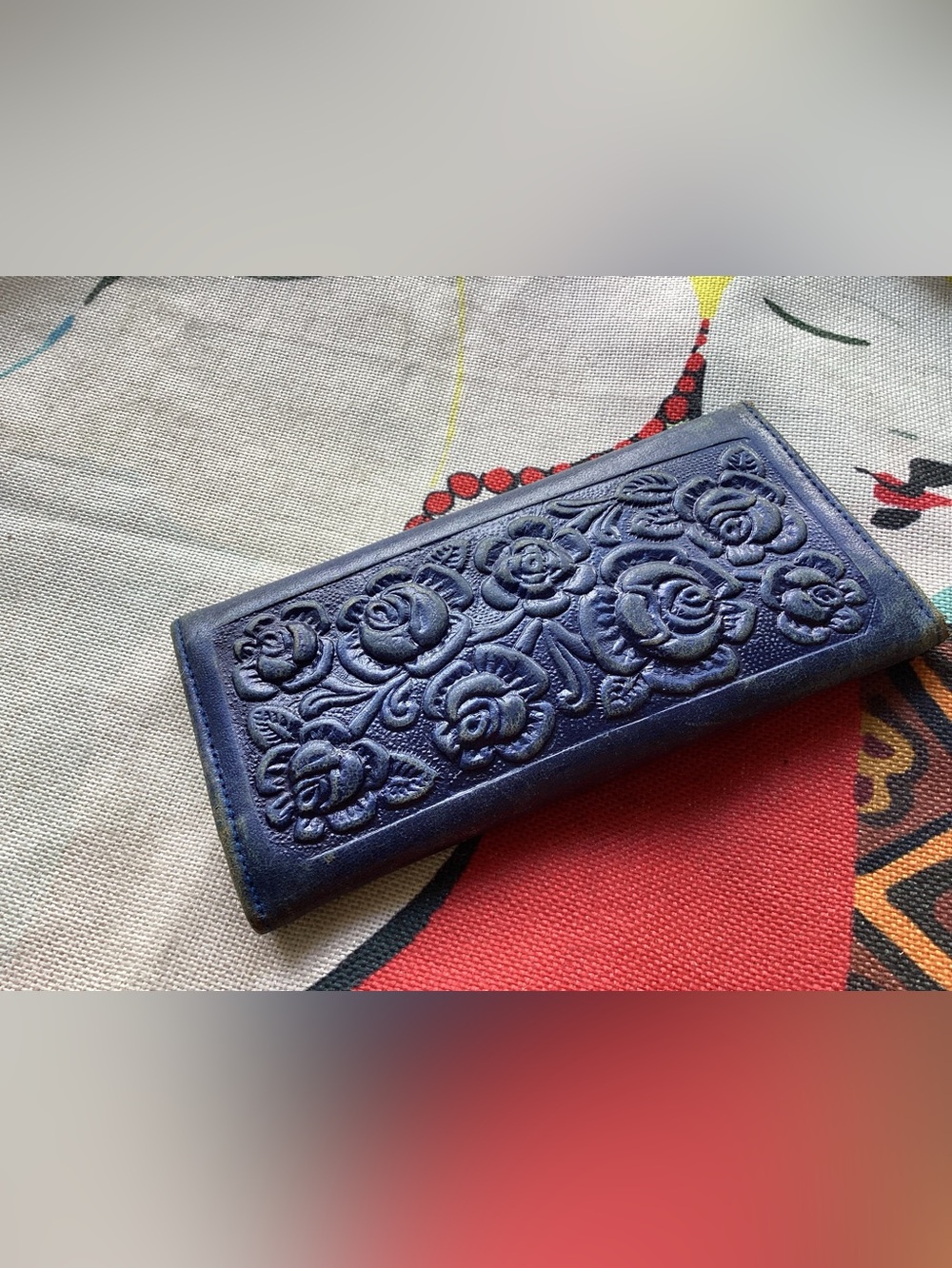 Vintage flower embossed wallet made in Mexico